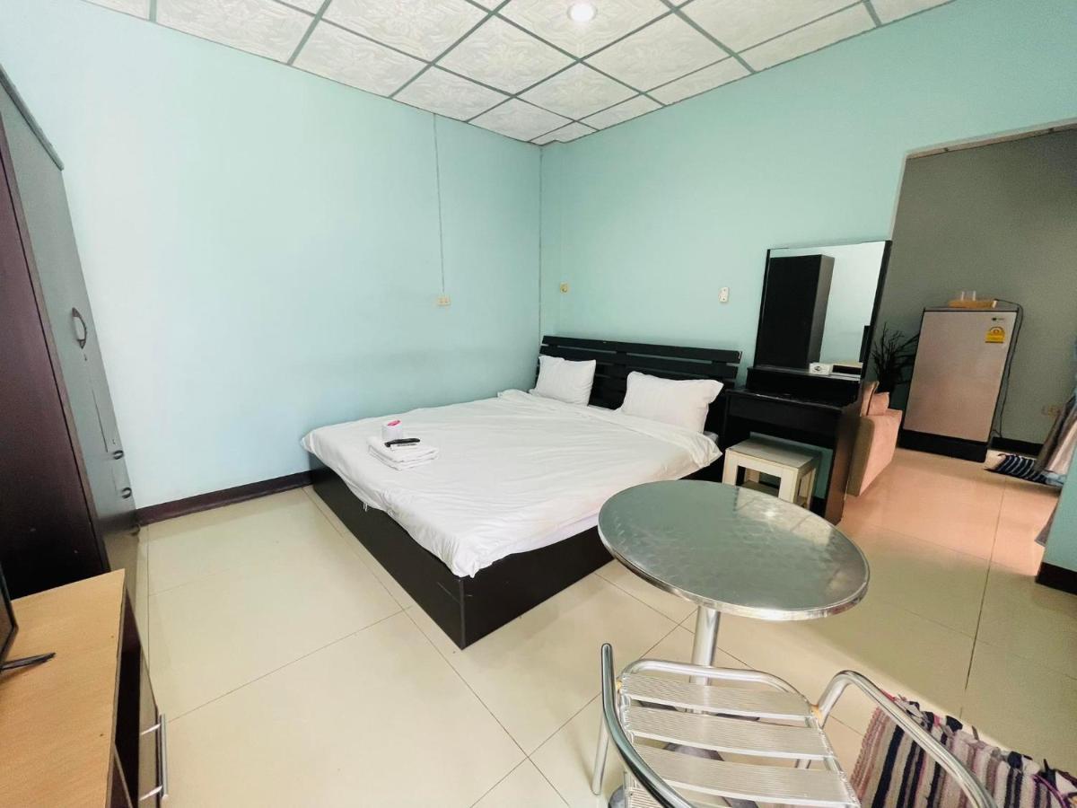 Br-Guesthouse Pattaya Bagian luar foto