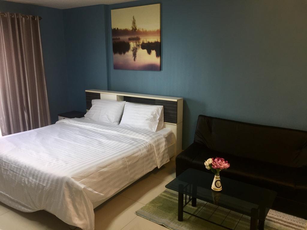 Br-Guesthouse Pattaya Bagian luar foto