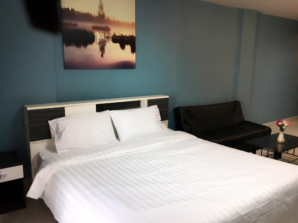 Br-Guesthouse Pattaya Bagian luar foto