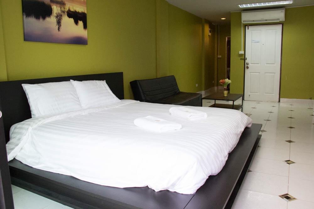 Br-Guesthouse Pattaya Bagian luar foto