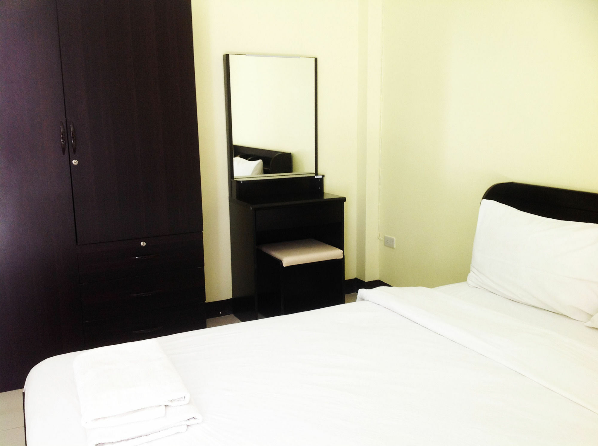Br-Guesthouse Pattaya Bagian luar foto